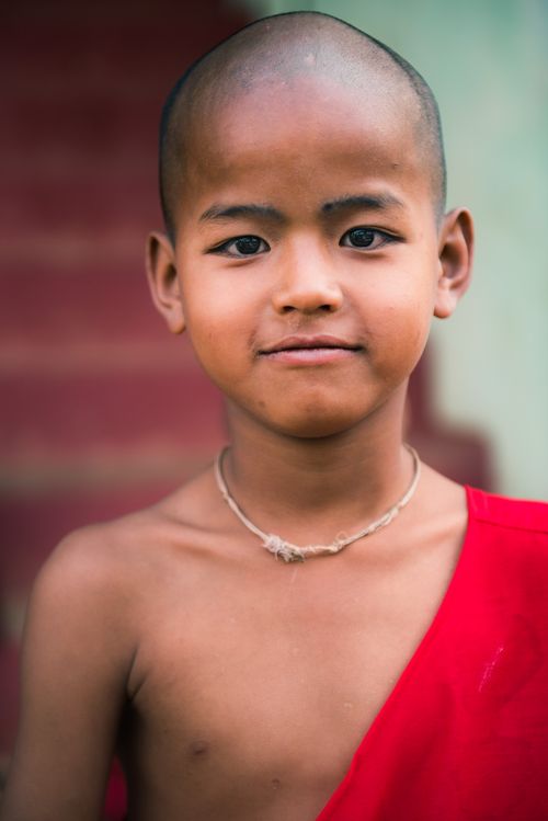 Documentary Travel Portrait Photography by UK London Documentary Portrait Photographer Myanmar Burma Pindaya 2